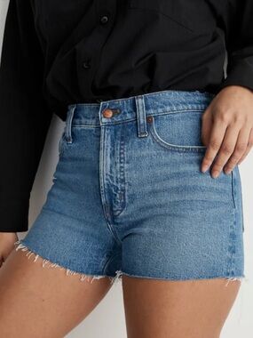 Madewell The Curvy Perfect Vintage Jean Short in Swanset Wash size 28